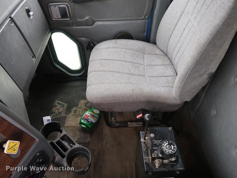 image for item EP9382 2003 Western Star 4900FA dump truck