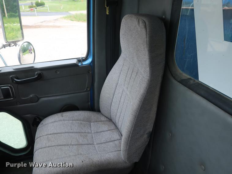 image for item EP9382 2003 Western Star 4900FA dump truck