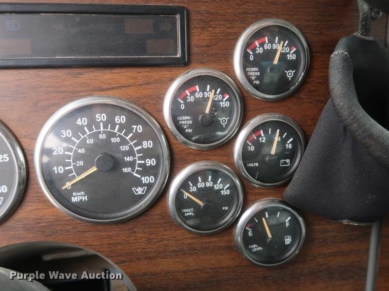 image for item EP9382 2003 Western Star 4900FA dump truck