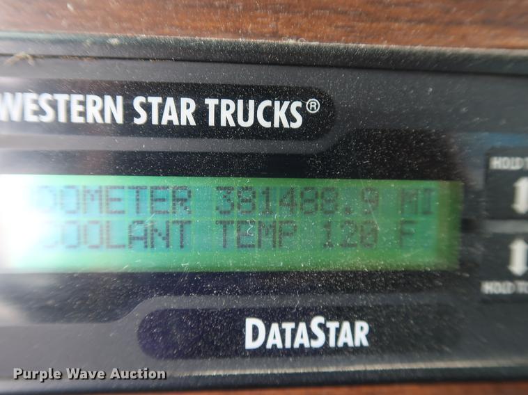 image for item EP9382 2003 Western Star 4900FA dump truck