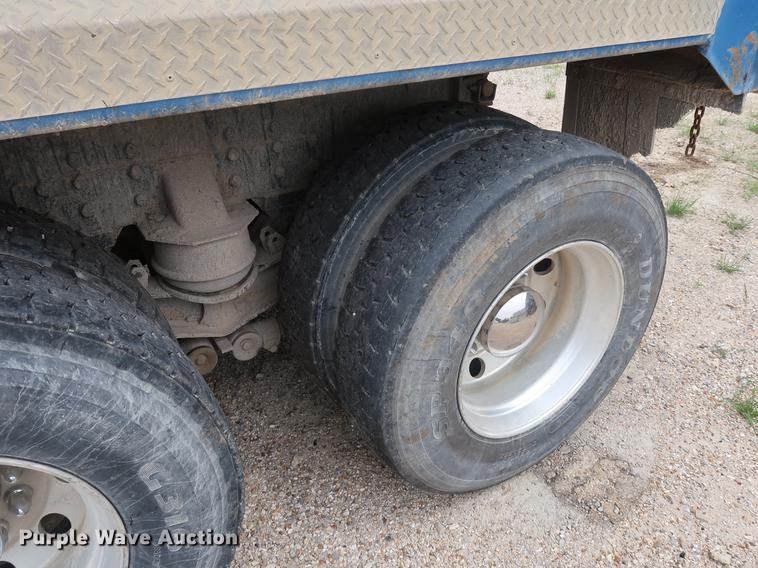 image for item EP9382 2003 Western Star 4900FA dump truck