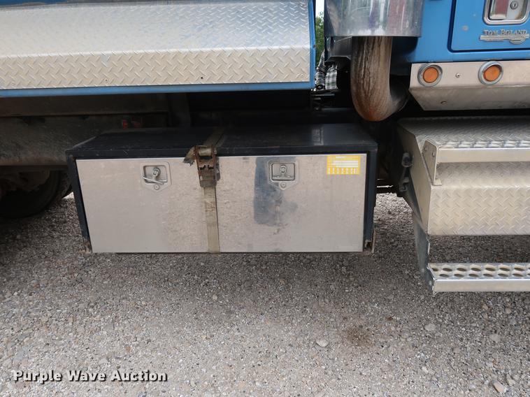 image for item EP9382 2003 Western Star 4900FA dump truck