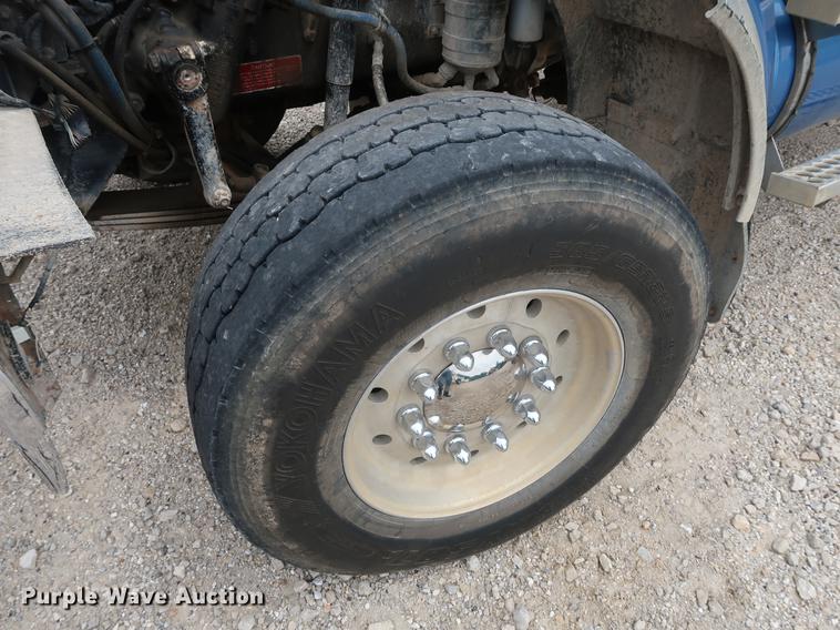 image for item EP9382 2003 Western Star 4900FA dump truck