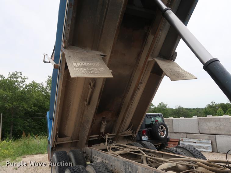 image for item EP9382 2003 Western Star 4900FA dump truck