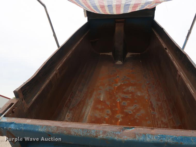 image for item EP9382 2003 Western Star 4900FA dump truck