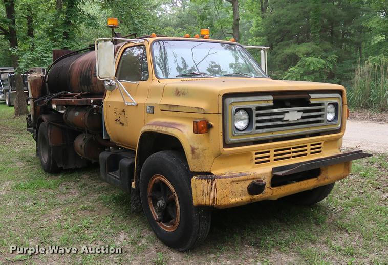 image for item EP9383 1984 Chevrolet C70 oil distributor truck