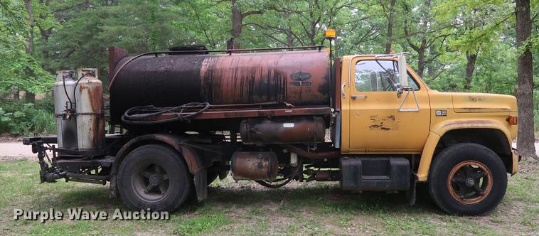 image for item EP9383 1984 Chevrolet C70 oil distributor truck