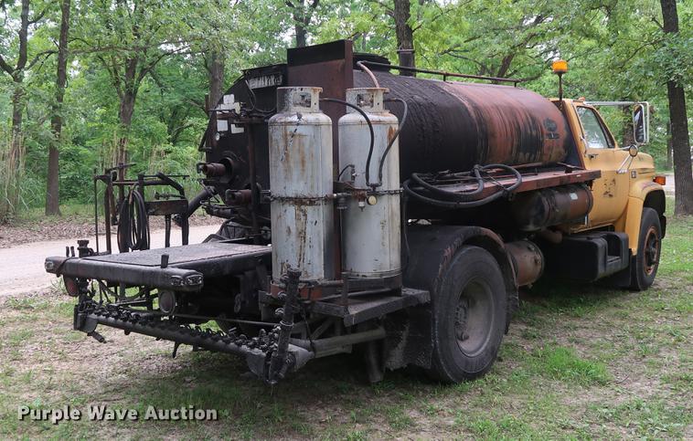 image for item EP9383 1984 Chevrolet C70 oil distributor truck