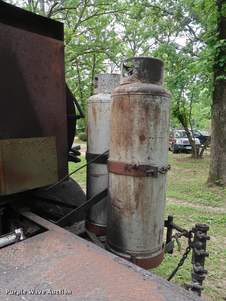 image for item EP9383 1984 Chevrolet C70 oil distributor truck