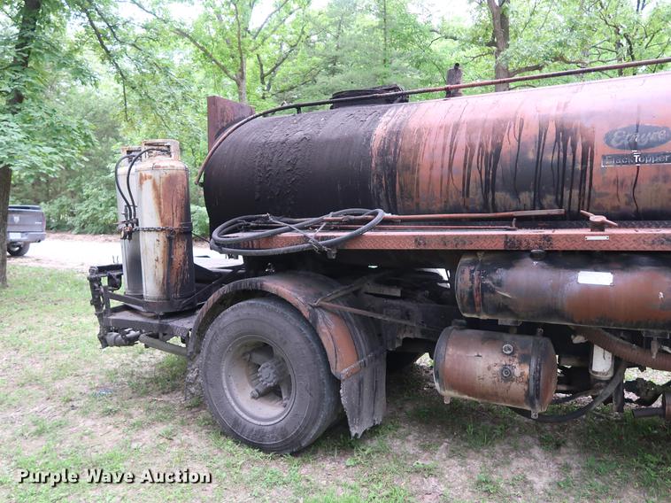 image for item EP9383 1984 Chevrolet C70 oil distributor truck