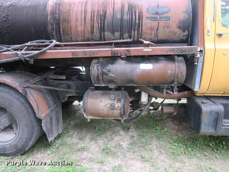 image for item EP9383 1984 Chevrolet C70 oil distributor truck