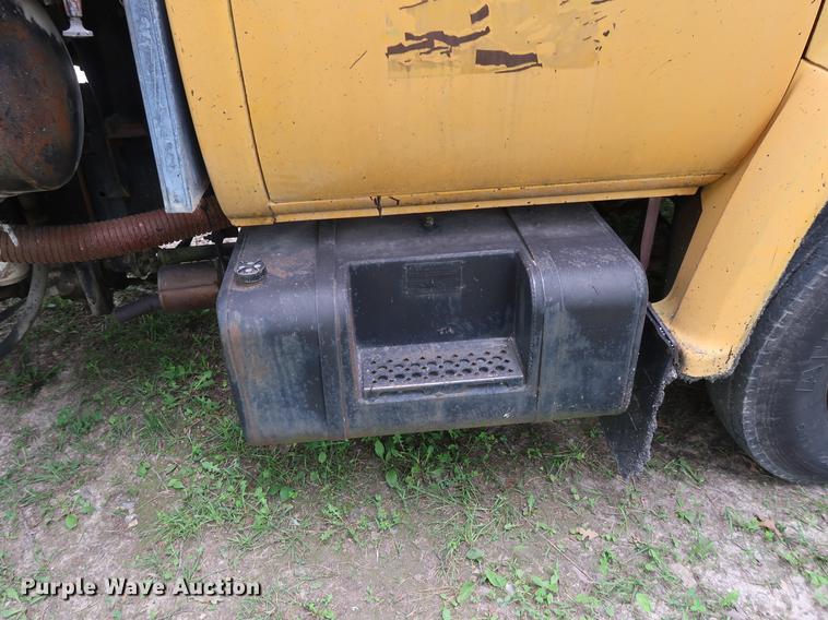 image for item EP9383 1984 Chevrolet C70 oil distributor truck