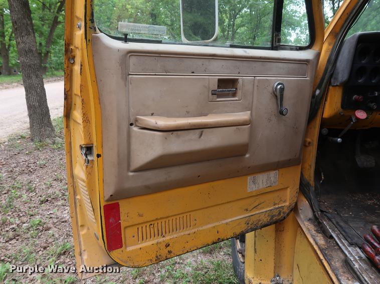 image for item EP9383 1984 Chevrolet C70 oil distributor truck