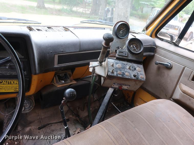 image for item EP9383 1984 Chevrolet C70 oil distributor truck