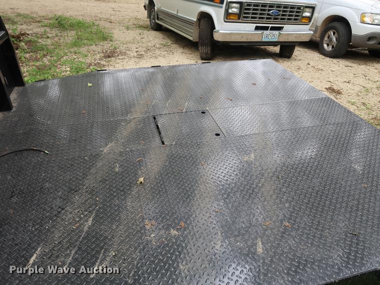 image for item EP9384 Flatbed
