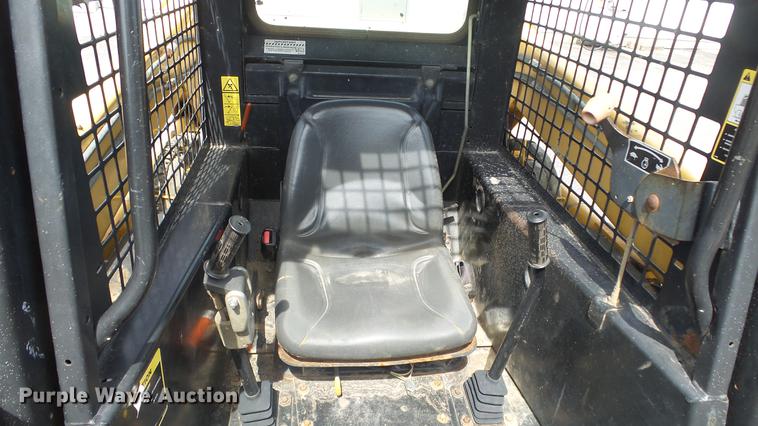 image for item EZ9439 John Deere 7775 skid steer