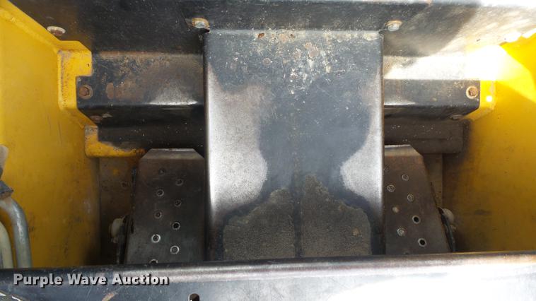 image for item EZ9439 John Deere 7775 skid steer