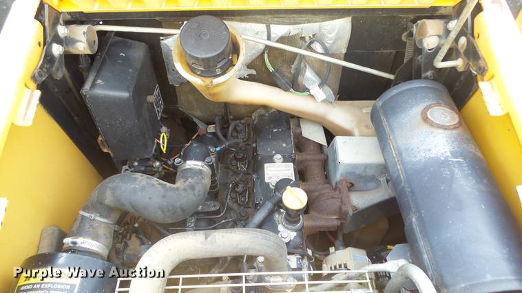 image for item EZ9439 John Deere 7775 skid steer