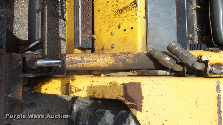 image for item EZ9439 John Deere 7775 skid steer