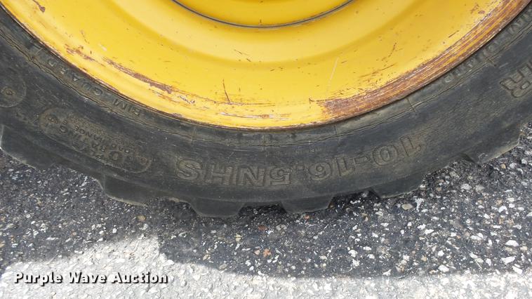 image for item EZ9439 John Deere 7775 skid steer