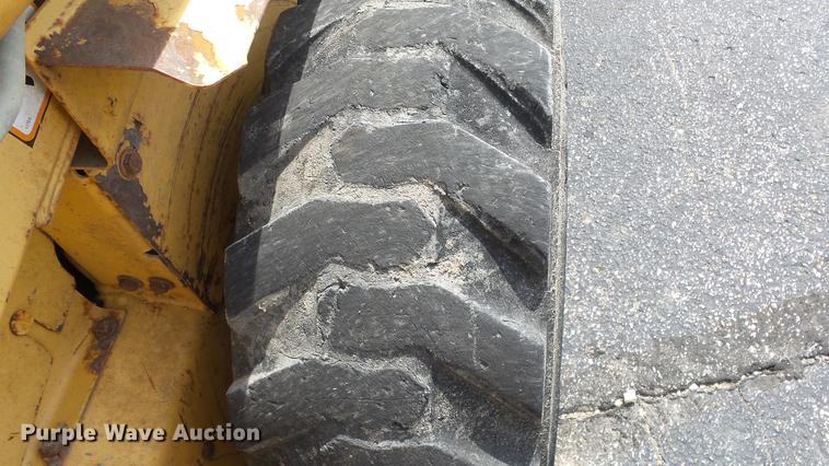 image for item EZ9439 John Deere 7775 skid steer