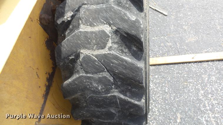 image for item EZ9439 John Deere 7775 skid steer