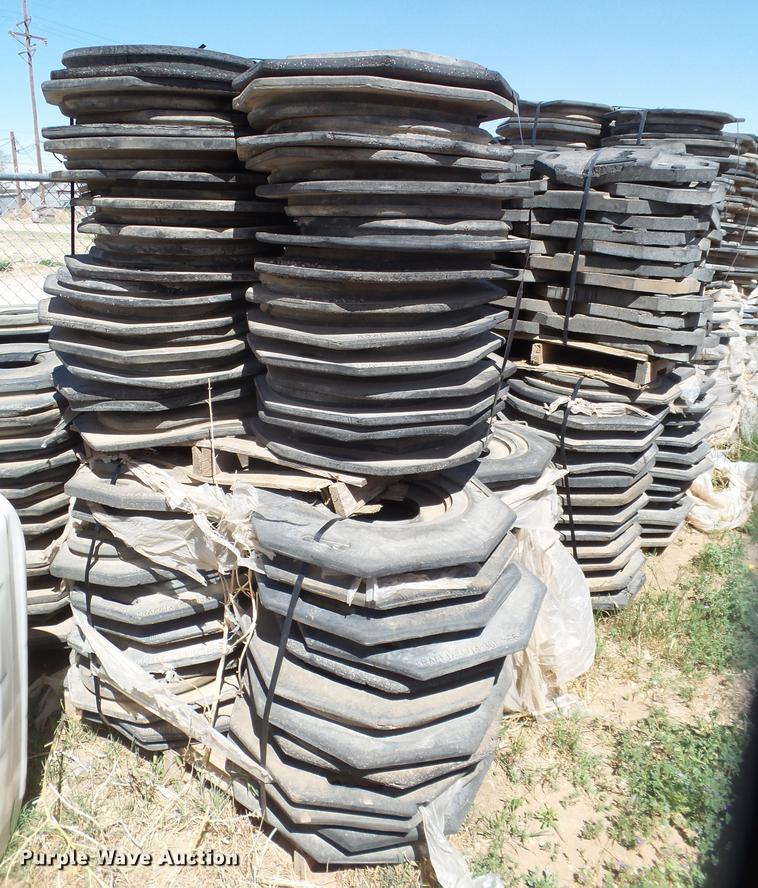 image for item G1212 Approximately 2,000 rubber channelizer bases