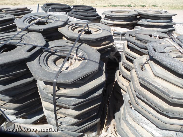 image for item G1212 Approximately 2,000 rubber channelizer bases