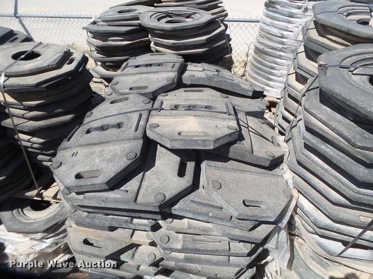 image for item G1212 Approximately 2,000 rubber channelizer bases