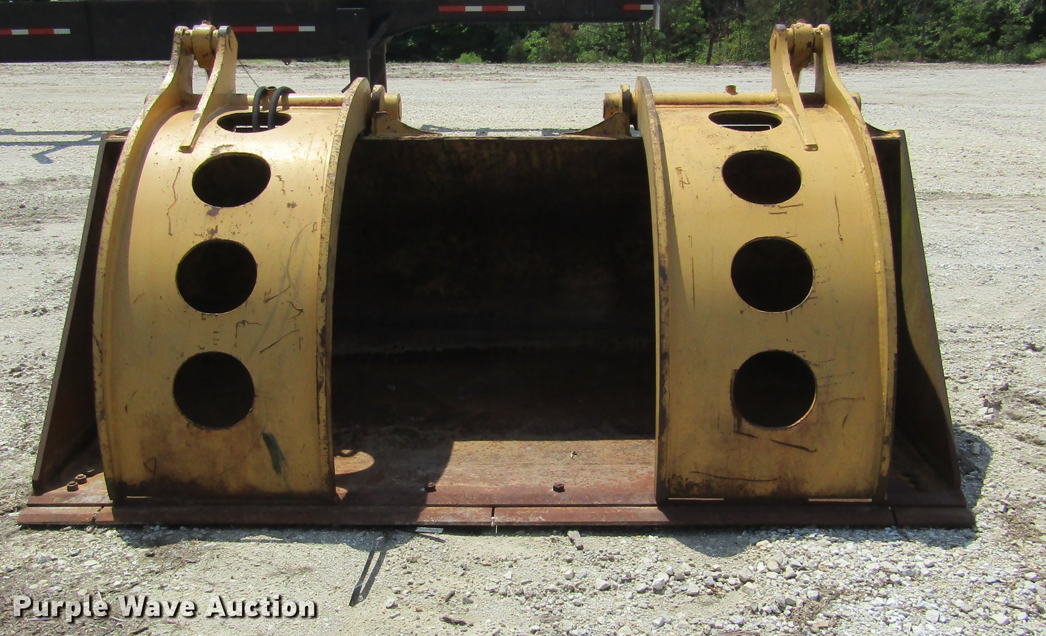 Rockland GPX544E loader grapple bucket in Jacksonville, IL Item