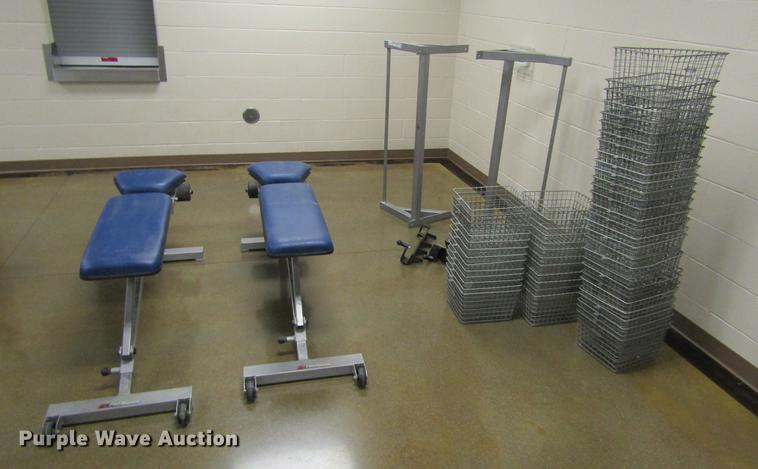 image for item BU9710 Weight room equipment