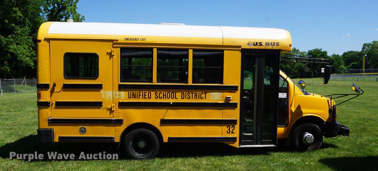 image for item DB6019 2006 Chevrolet Express 3500 Cargo bus