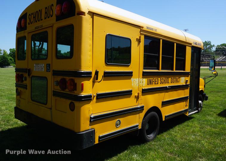 image for item DB6019 2006 Chevrolet Express 3500 Cargo bus