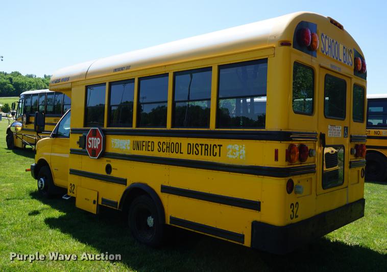 image for item DB6019 2006 Chevrolet Express 3500 Cargo bus