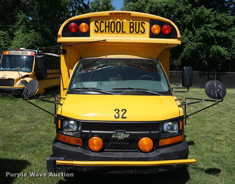 image for item DB6019 2006 Chevrolet Express 3500 Cargo bus