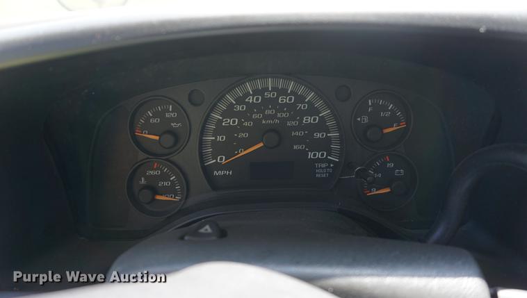 image for item DB6019 2006 Chevrolet Express 3500 Cargo bus