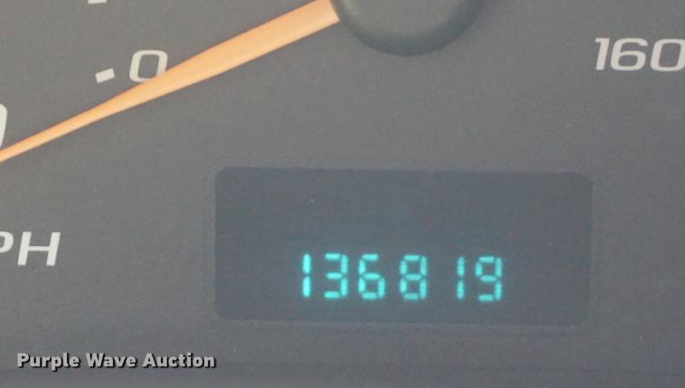 image for item DB6019 2006 Chevrolet Express 3500 Cargo bus