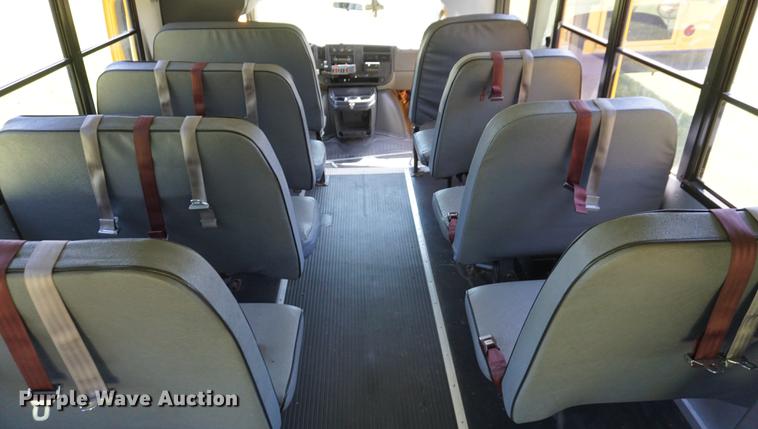 image for item DB6019 2006 Chevrolet Express 3500 Cargo bus