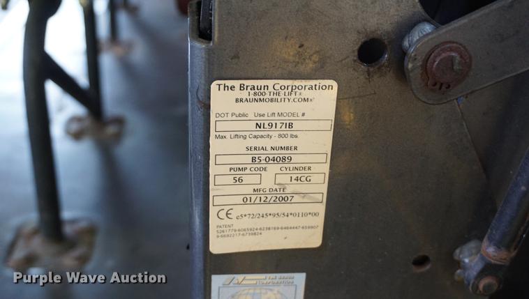 image for item DB6019 2006 Chevrolet Express 3500 Cargo bus