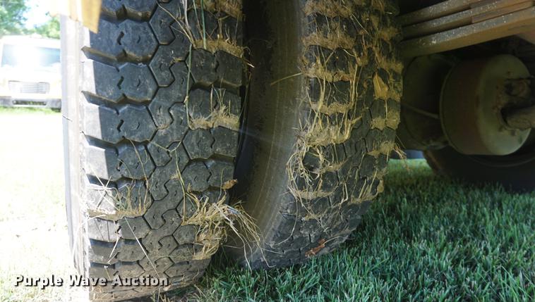 image for item DB6020 2006 Thomas B2 school bus