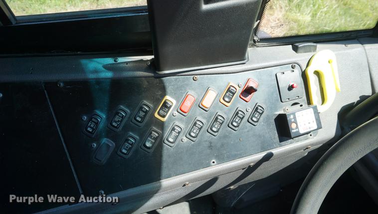 image for item DB6021 2006 Thomas B2 school bus