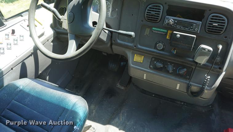 image for item DB6021 2006 Thomas B2 school bus