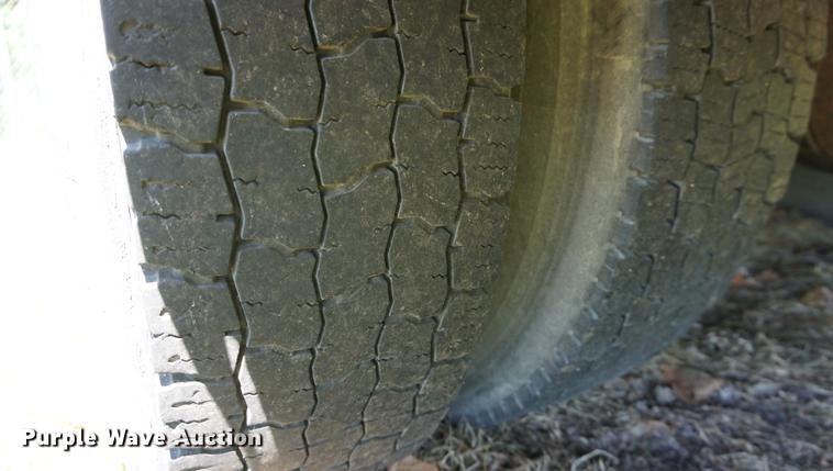 image for item DB6021 2006 Thomas B2 school bus