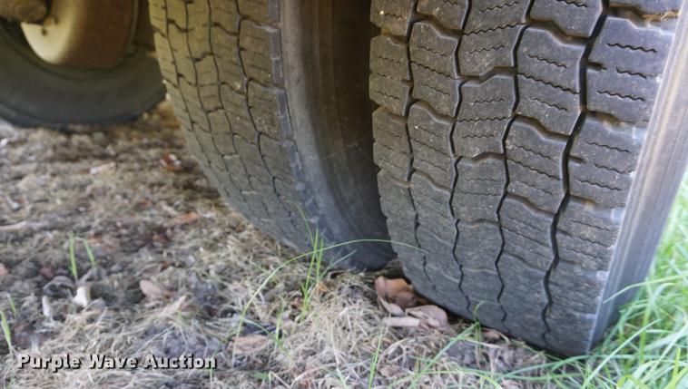 image for item DB6021 2006 Thomas B2 school bus