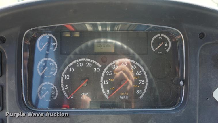 image for item DB6022 2006 Thomas B2 school bus