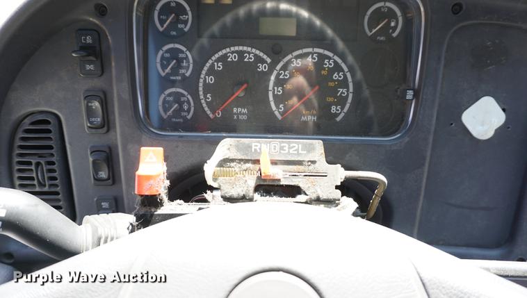 image for item DB6022 2006 Thomas B2 school bus