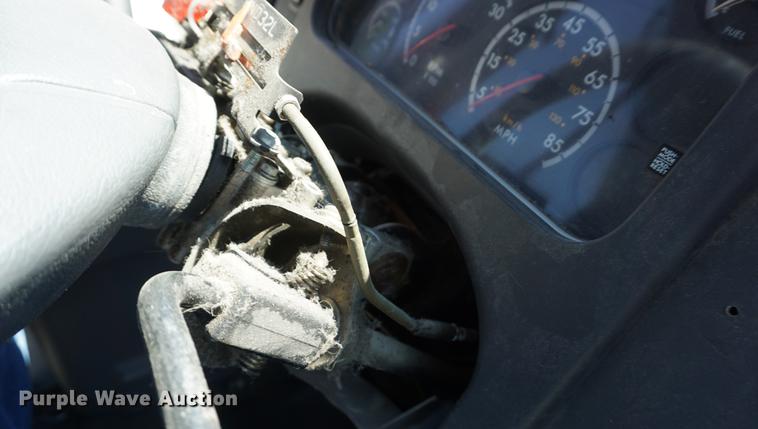 image for item DB6022 2006 Thomas B2 school bus