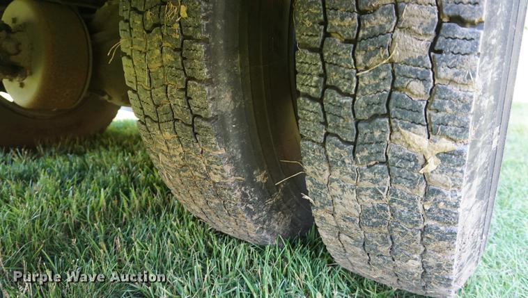 image for item DB6022 2006 Thomas B2 school bus