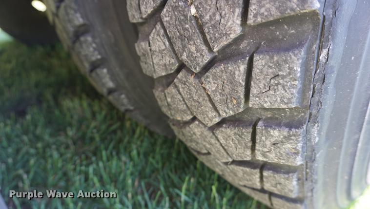 image for item DB6022 2006 Thomas B2 school bus