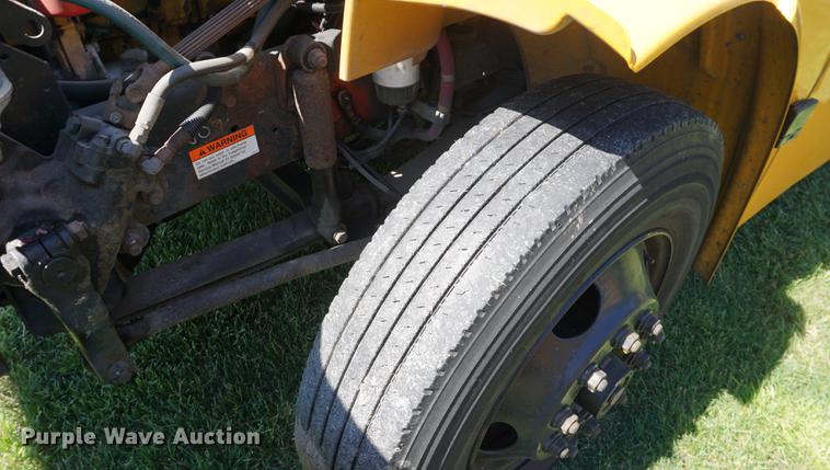 image for item DB6022 2006 Thomas B2 school bus